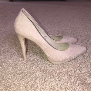 Forever 21 women’s heels tan or nude color size 7